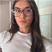 Soy Española con ganas de enseñar a otros mi idioma nativo.